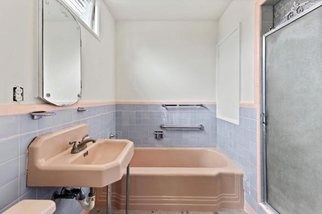 14 Wilshire Court, Daly City CA: https://media.crmls.org/mediaz/ad990e26-3699-4d50-907d-5c67ff12c226.jpg