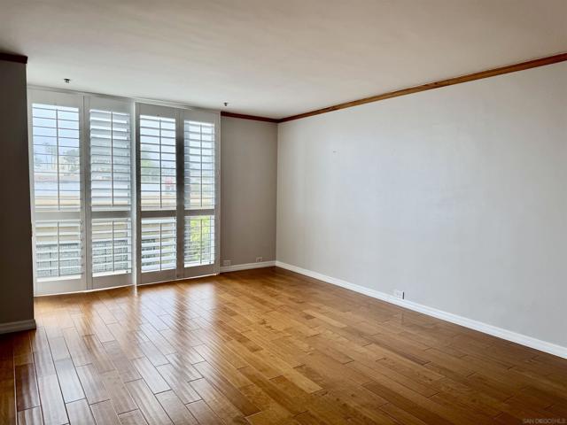 800 Prospect St, La Jolla CA: https://media.crmls.org/mediaz/ad99992c-9725-4a60-a07f-65d76c515879.jpg