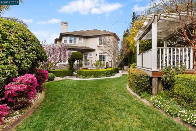 1620 Saint Francis Ct, Benicia CA: https://media.crmls.org/mediaz/ad99ea23-5dc0-4524-bb8b-feceb00b4ab5.jpg