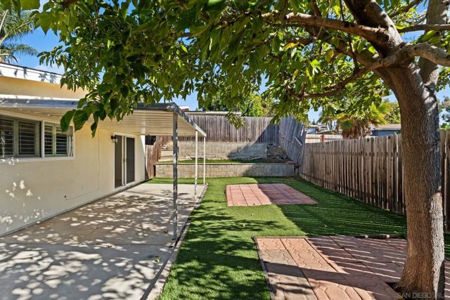 3511 Badillo Rd, San Marcos CA: https://media.crmls.org/mediaz/ad9a591f-01c0-4e0c-8444-a7cbe36e8eba.jpg