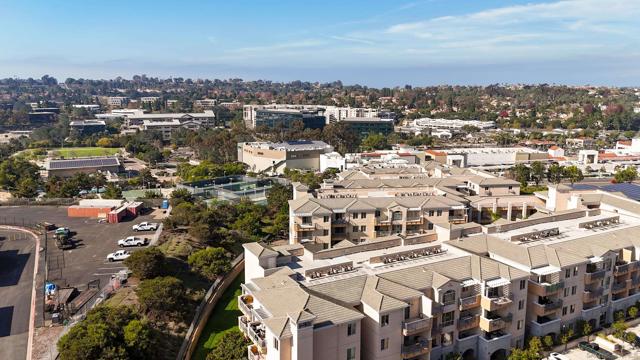 3887 Pell Place, San Diego CA: https://media.crmls.org/mediaz/ad9ac538-8381-474b-bf79-60bb9447fa6d.jpg