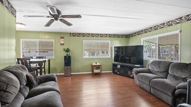 Detail Gallery Image 9 of 22 For 2700 E Valley Parkway #315,  Escondido,  CA 92027 - 3 Beds | 2 Baths