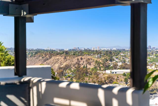 5259 Pacifica Dr, San Diego CA: https://media.crmls.org/mediaz/ad9b4ee3-f0b0-4e6f-925d-f77ac1f323a0.jpg