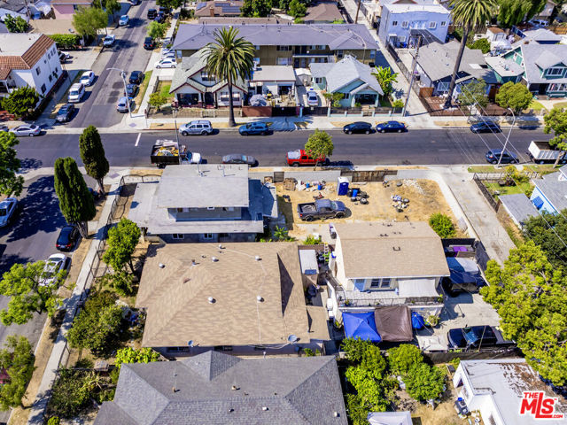 1890 Pasadena Avenue, Long Beach CA: https://media.crmls.org/mediaz/ad9b5b2d-1419-47e6-824b-3dcc02ea1e9e.jpg