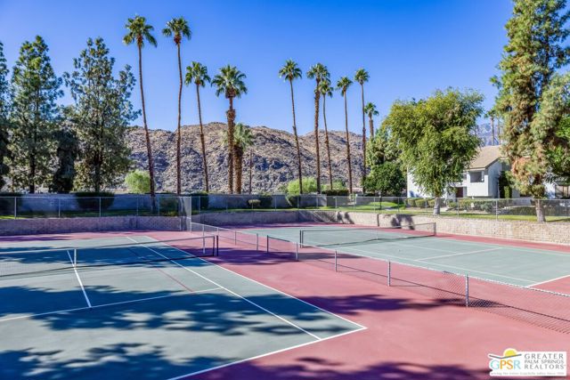 5205 E Waverly Drive, Palm Springs CA: https://media.crmls.org/mediaz/ad9c132e-2469-41d0-ac0a-ba53038cf72d.jpg