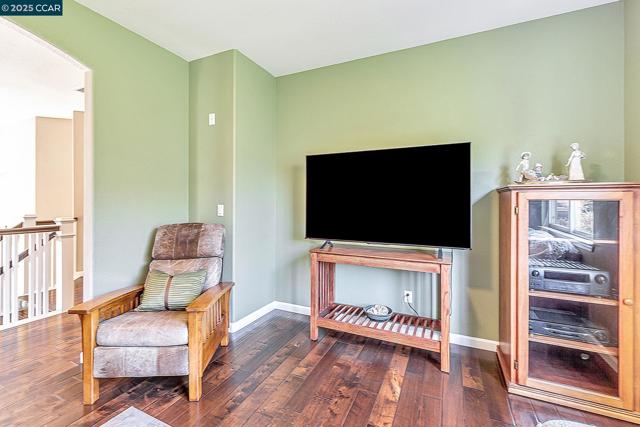 1039 Rolling Woods Way, Concord CA: https://media.crmls.org/mediaz/ad9c5c09-b5d2-4487-8929-b7ff5e7e6071.jpg