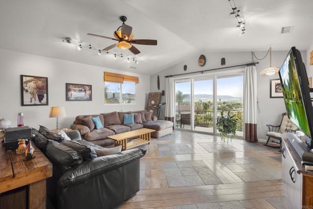 Detail Gallery Image 49 of 75 For 1402 Rimrock Dr, Escondido,  CA 92027 - 4 Beds | 3/1 Baths