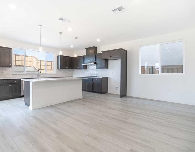 312 W Pasqua Court, Mountain House CA: https://media.crmls.org/mediaz/ad9d53ca-0884-4316-91a1-72e03a6a9794.jpg