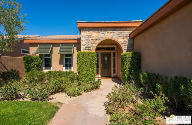 81804 Daniel Drive, La Quinta CA: https://media.crmls.org/mediaz/ad9d77c9-fbc8-4c55-acf2-445e6c564c8f.jpg