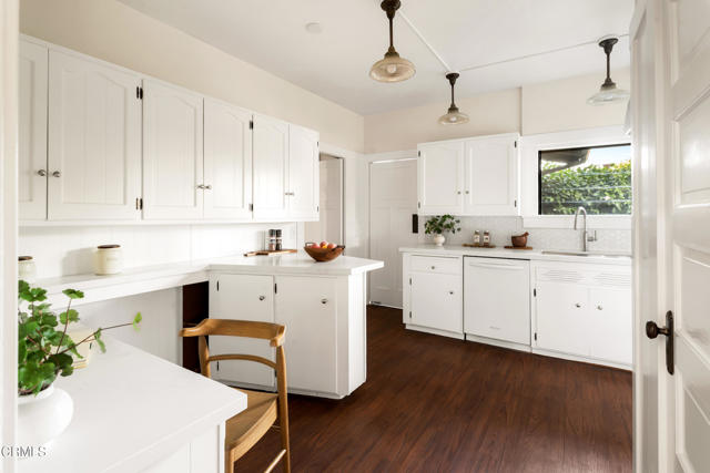 Detail Gallery Image 23 of 61 For 126 E 4th St, Ontario,  CA 91764 - 4 Beds | 3 Baths