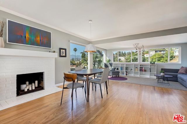 1410 Wellesley Drive, Glendale CA: https://media.crmls.org/mediaz/ad9e876e-3af1-487c-ac7e-2cdb72a32371.jpg