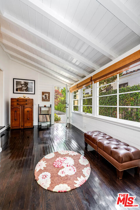 4150 Elmer Avenue, Studio City CA: https://media.crmls.org/mediaz/ad9f9d02-e729-4135-a5e9-ec265de39ed9.jpg