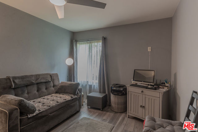 3719 Country Club Drive, Long Beach CA: https://media.crmls.org/mediaz/ad9fa440-611c-4296-877b-d890c3b1a511.jpg