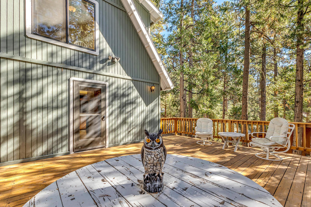 https://media.crmls.org/mediaz/ad9fc740-9aa5-4d18-a4ec-8da0bc8cbb15.jpg?preset=X-Large
