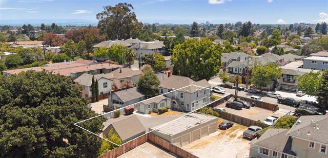 315 Grand Boulevard, San Mateo CA: https://media.crmls.org/mediaz/ad9fc939-ad79-40c6-82f9-cab9b4e399c5.jpg