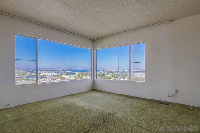954 Harbor View Dr, San Diego CA: https://media.crmls.org/mediaz/ada005fb-9bc7-4c24-a4b4-d9d16721e318.jpg