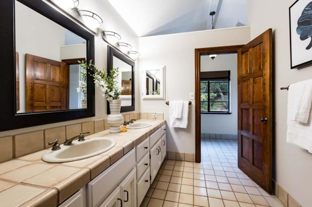 976 Laurel Glen Drive, Palo Alto CA: https://media.crmls.org/mediaz/ada03821-2a03-472c-82b8-09306ba91512.jpg