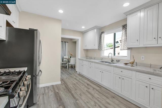 2027 83Rd Ave, Oakland CA: https://media.crmls.org/mediaz/ada1a289-8590-44c8-8a06-4ac101e3ded2.jpg