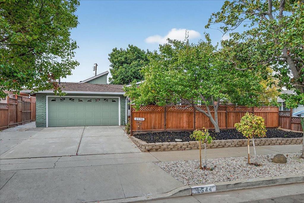 2544 Glenrio Drive