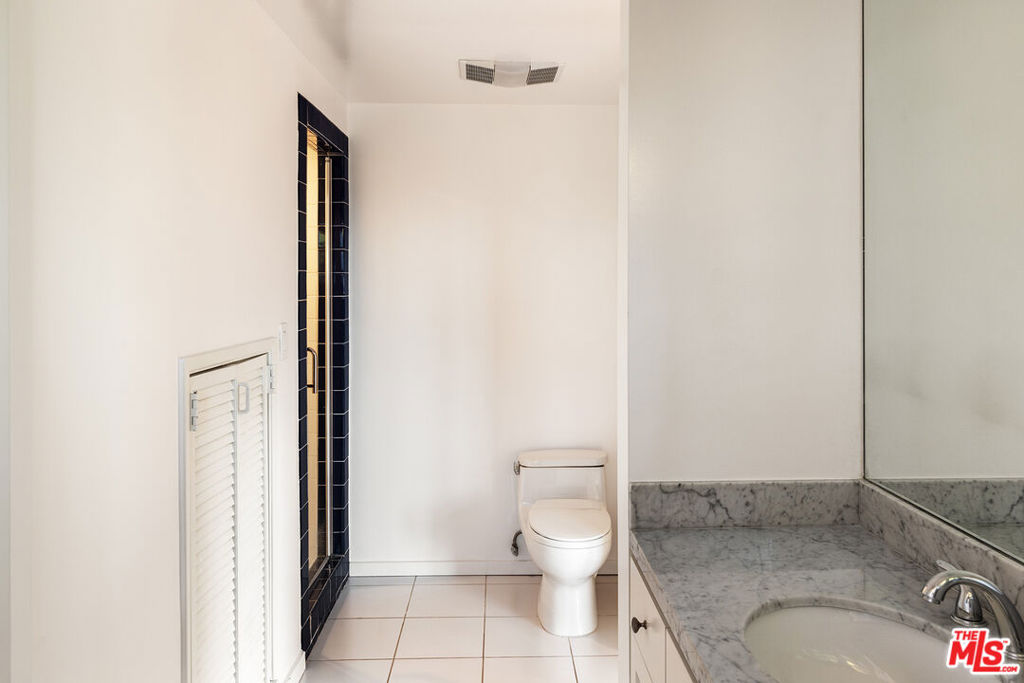 https://media.crmls.org/mediaz/ada21a69-7650-4b1d-b1dd-27bdec1524ac.jpg?preset=X-Large