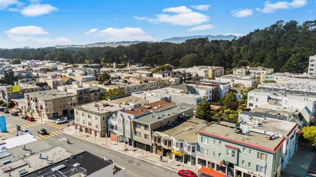 15241526 Irving Street, San Francisco CA: https://media.crmls.org/mediaz/ada21fa4-94dd-4d36-bb31-9a4a5df231b7.jpg