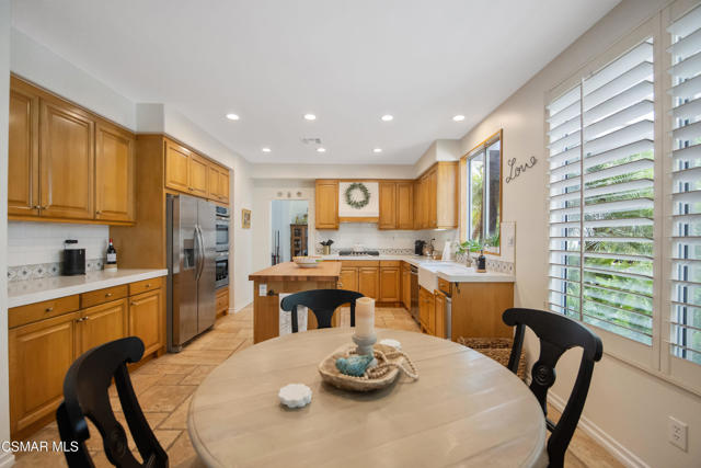 943 Paseo Barona, Camarillo CA: https://media.crmls.org/mediaz/ada22acc-3e33-402c-8e58-63fa02e34b83.jpg