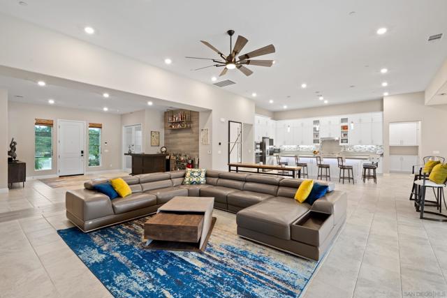 21992 Wilgen Rd, Escondido CA: https://media.crmls.org/mediaz/ada29cc8-ca20-47cf-a077-c49fc17b3d61.jpg