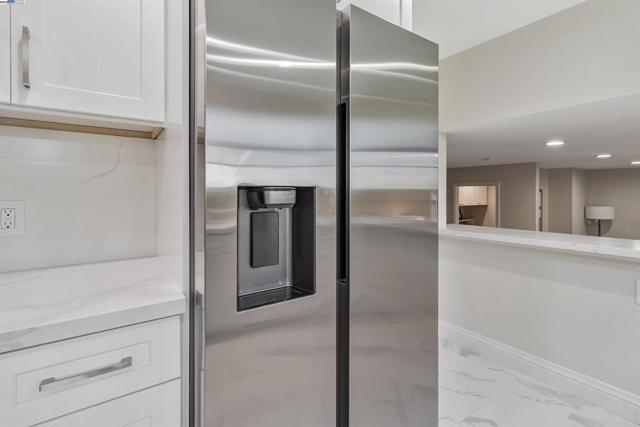597 Singley Dr, Milpitas CA: https://media.crmls.org/mediaz/ada2a339-f224-4abc-8d2c-40688ea7776c.jpg