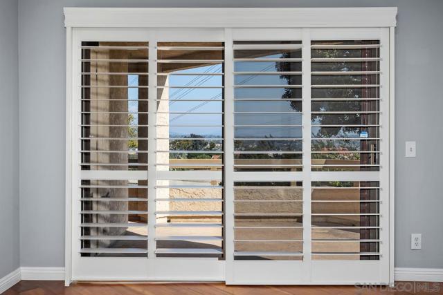 1914 Swallow Ln, Carlsbad CA: https://media.crmls.org/mediaz/ada2dcf0-b74f-45b8-a1fc-11fb127d2d84.jpg