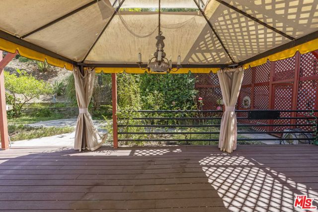 3740 Multiview Drive, Los Angeles CA: https://media.crmls.org/mediaz/ada2e9c0-2d02-4886-89ef-fbcdd5edb602.jpg
