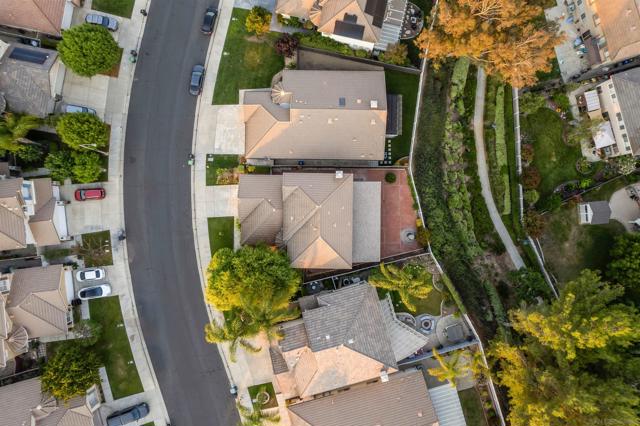 32991 Adelante St, Temecula CA: https://media.crmls.org/mediaz/ada35f50-f399-4b66-933b-3b72df66f519.jpg