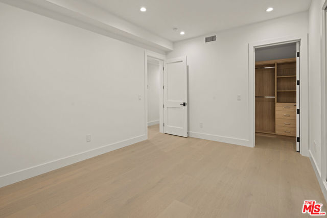 306 S Anita Avenue, Los Angeles CA: https://media.crmls.org/mediaz/ada41c97-7030-4016-9625-8812155682a5.jpg
