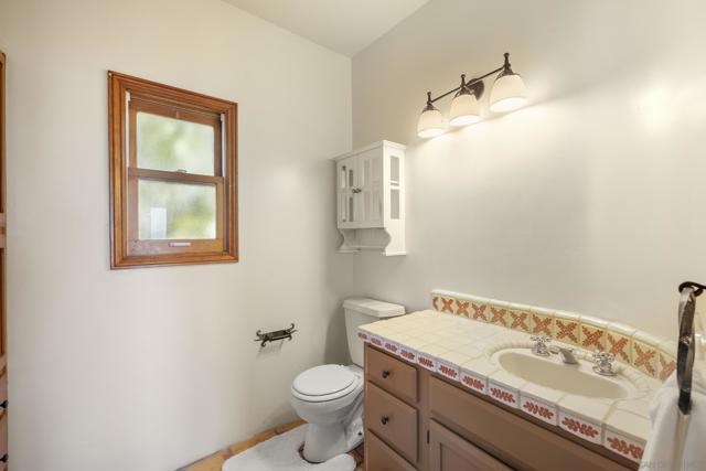 859 Cocos Dr, San Marcos CA: https://media.crmls.org/mediaz/ada43e2a-92dc-44c1-99d2-b9996f6ec8c4.jpg