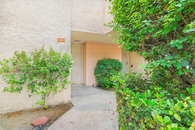 1602 S Andee Drive, Palm Springs CA: https://media.crmls.org/mediaz/ada44fbe-ae38-4fdf-8282-9f1994f16b87.jpg