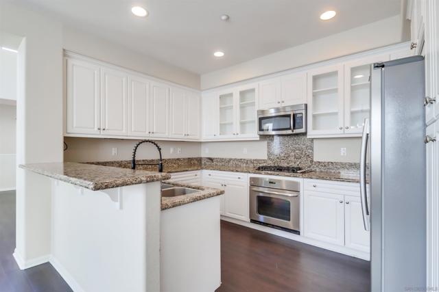 1721 Cripple Creek, Chula Vista CA: https://media.crmls.org/mediaz/ada46c21-65fc-4c3a-bd2b-1e01a54a20ac.jpg