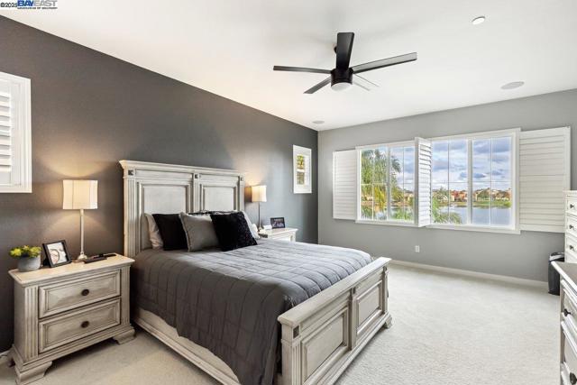 1050 Clear Lake Dr, Oakley CA: https://media.crmls.org/mediaz/ada49e7f-e4bd-4021-8ea0-44379d1d703d.jpg