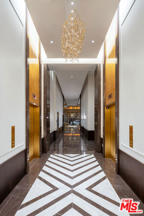 400 S Broadway, Los Angeles CA: https://media.crmls.org/mediaz/ada4c787-5d9b-4eb7-94a2-a9db3be1c686.jpg