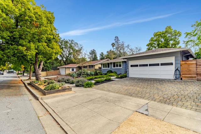 1528 Fernside Street, Redwood City CA: https://media.crmls.org/mediaz/ada518c5-2a0b-46a1-8dad-b28bebf95eb3.jpg