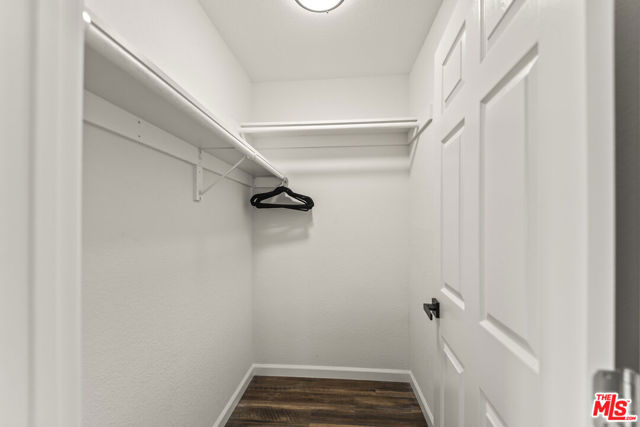 11621 Sunshine Terrace, Studio City CA: https://media.crmls.org/mediaz/ada52ed3-2813-4748-bb35-94aae8444c3a.jpg