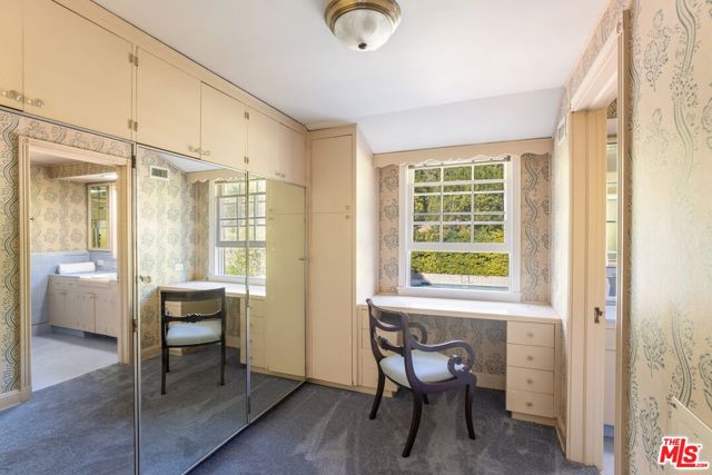 3734 Longridge Avenue, Sherman Oaks CA: https://media.crmls.org/mediaz/ada58f75-b1de-4011-adc3-7224bb059903.jpg