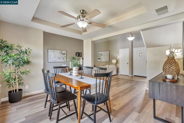 102 Northcreek Cir, Walnut Creek CA: https://media.crmls.org/mediaz/ada5a9b5-421d-4870-abbf-a83ac7d00258.jpg