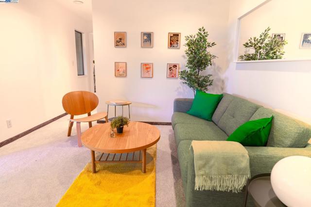 351 El Toyonal, Orinda CA: https://media.crmls.org/mediaz/ada5c587-3f98-4b73-8b7e-8245b72c908f.jpg