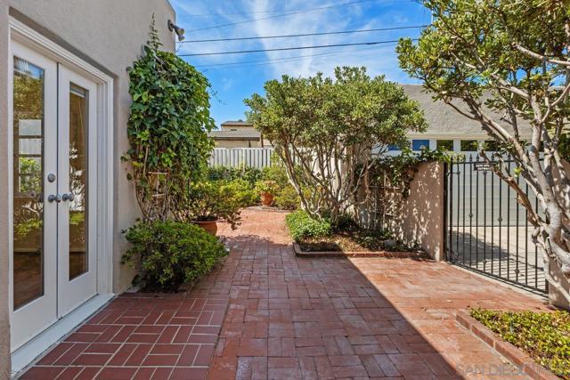 3419 Freeman St, San Diego CA: https://media.crmls.org/mediaz/ada5f1b9-9480-43a2-b2b2-1baf6684d91a.jpg