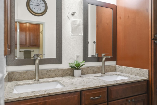 Image 18 of 34 For 415 Orchard View Ave