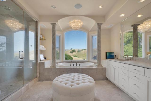 4478 Deer Ridge Road, Danville CA: https://media.crmls.org/mediaz/ada63467-4a3a-49a2-9cfa-e25ea844a542.jpg