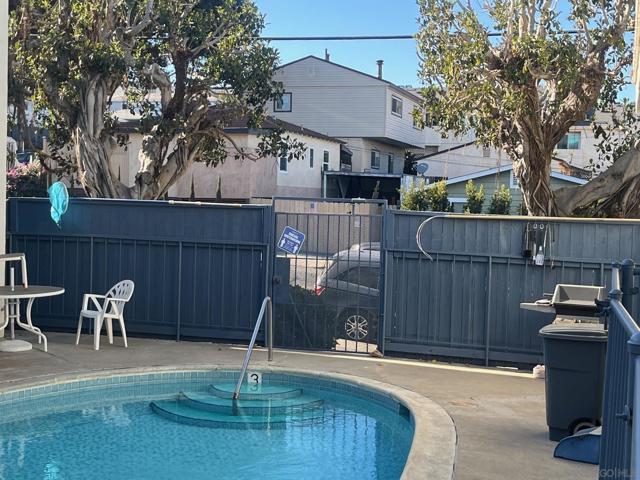Image 4 of 9 For 2707 Camulos Street