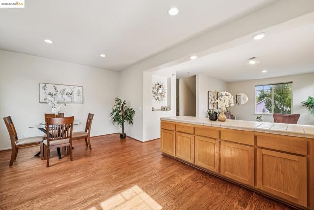 1861 Parkside Dr, Concord CA: https://media.crmls.org/mediaz/ada68c4c-1b3c-41a2-9483-41b6bd191307.jpg