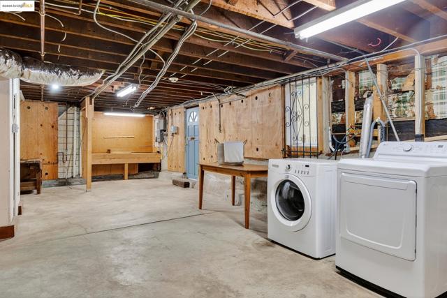 541 Boulevard Way, Piedmont CA: https://media.crmls.org/mediaz/ada6c80b-2c60-4b01-8059-0729e7228a6e.jpg