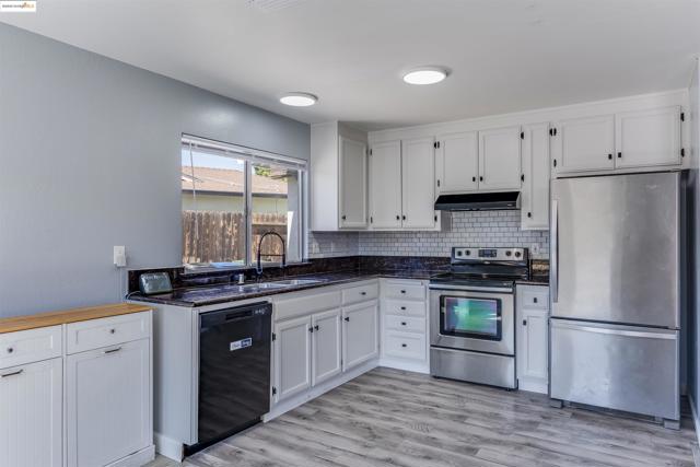 2158 Ackerman Dr, Pittsburg CA: https://media.crmls.org/mediaz/ada71337-be4d-47fa-9dd3-f47d1e007c1e.jpg