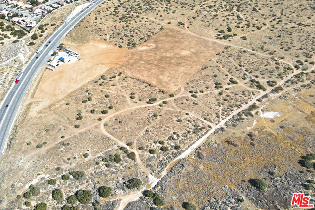 Image 41 of 56 For 2660 Pearblossom Highway